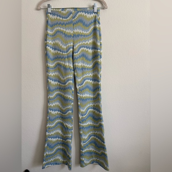 Urban Outfitters Flared Pants- size small - Picture 2 of 8